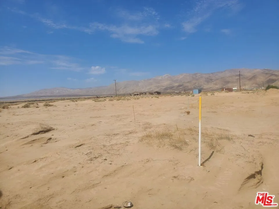 7797 Quartz Road Cantil, CA 93519