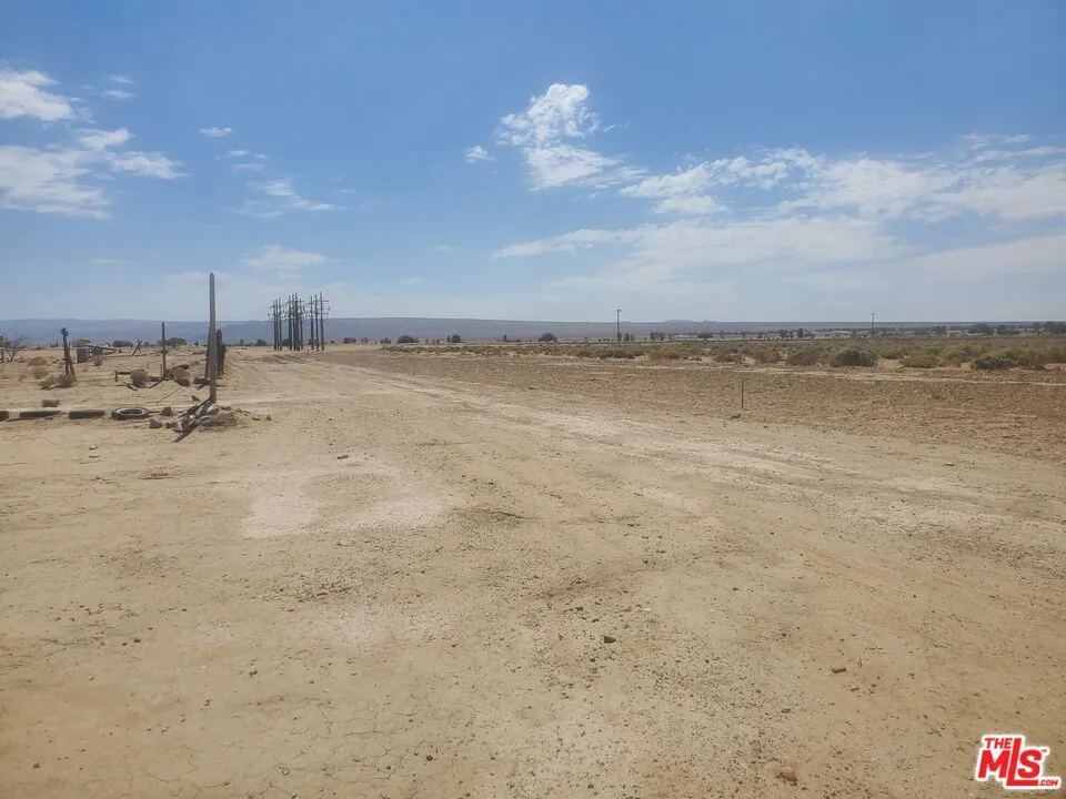 7797 Quartz Road Cantil, CA 93519