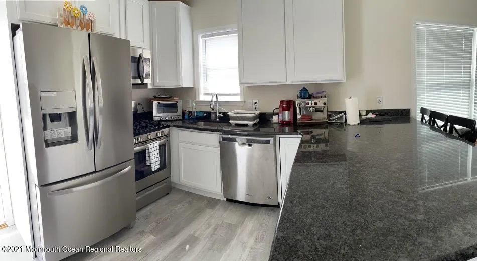 121 W Tide Way Lavallette, NJ 08735