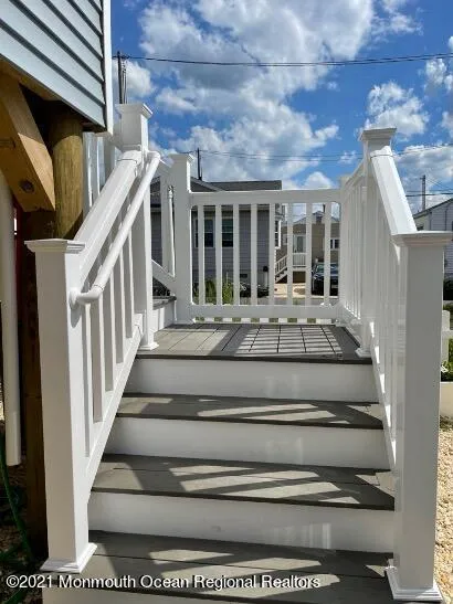 121 W Tide Way Lavallette, NJ 08735