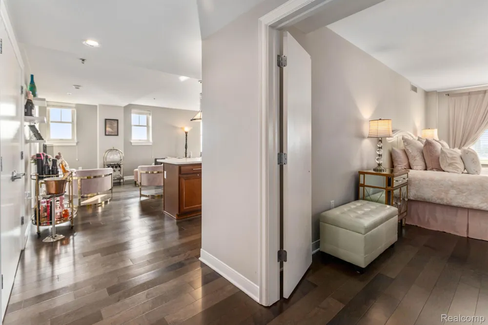 525 W Lafayette Boulevard #16B Detroit City, MI 48226