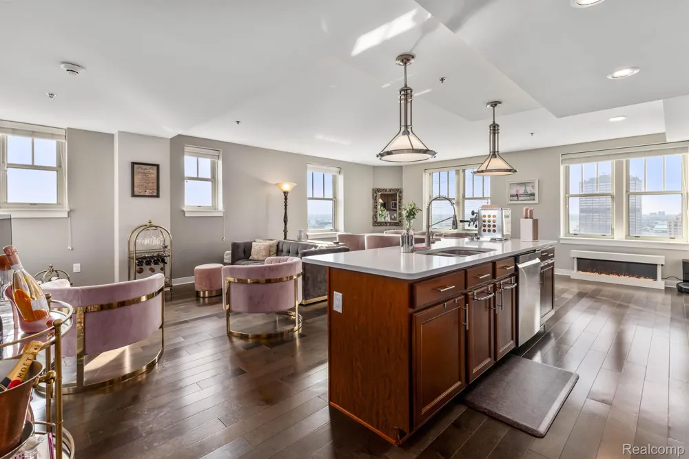 525 W Lafayette Boulevard #16B Detroit City, MI 48226