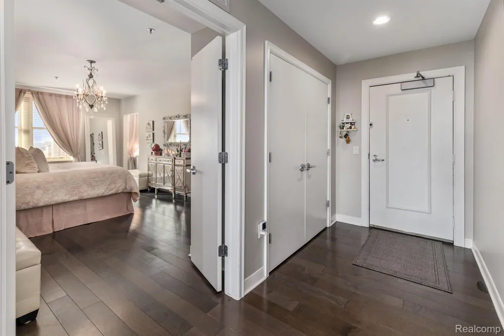 525 W Lafayette Boulevard #16B Detroit City, MI 48226