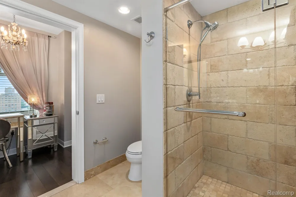 525 W Lafayette Boulevard #16B Detroit City, MI 48226