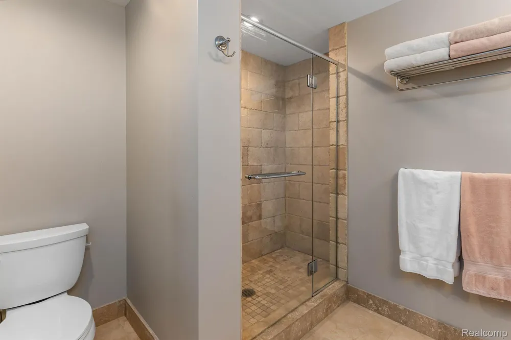 525 W Lafayette Boulevard #16B Detroit City, MI 48226