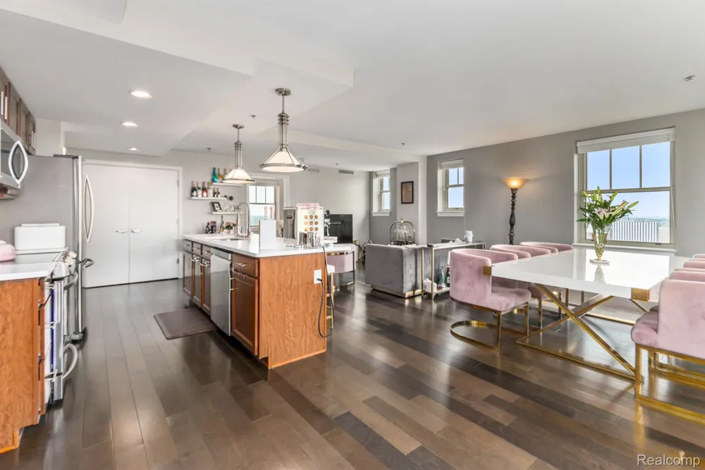 525 W Lafayette Boulevard #16B Detroit City, MI 48226