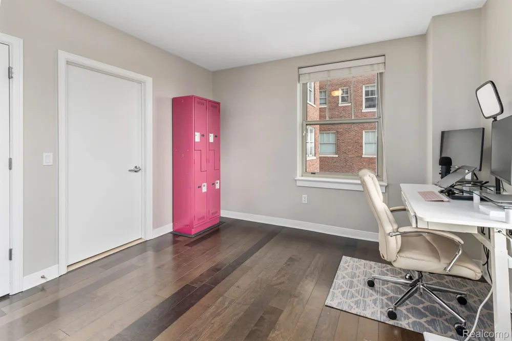 525 W Lafayette Boulevard #16B Detroit City, MI 48226