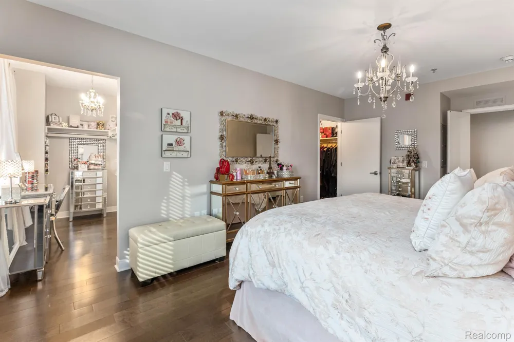 525 W Lafayette Boulevard #16B Detroit City, MI 48226
