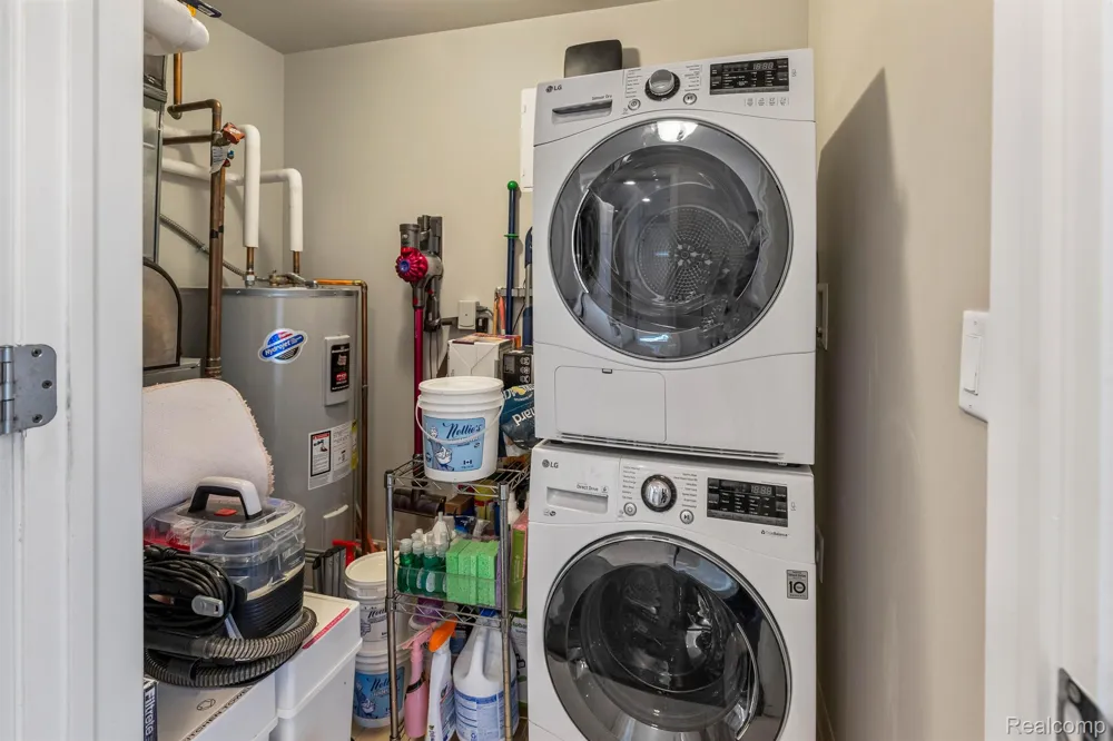 525 W Lafayette Boulevard #16B Detroit City, MI 48226