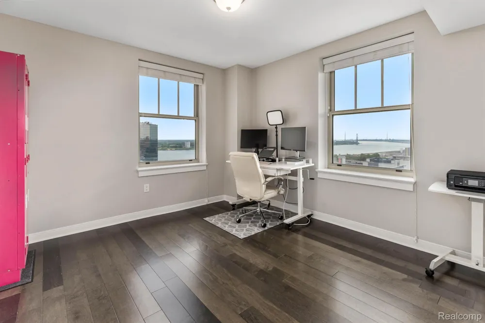 525 W Lafayette Boulevard #16B Detroit City, MI 48226