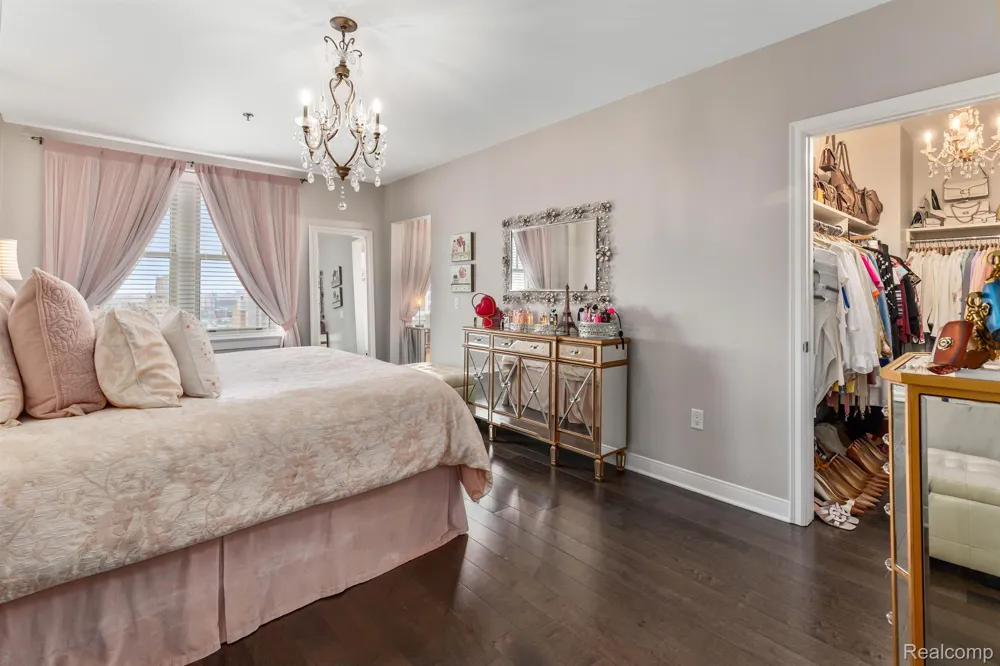 525 W Lafayette Boulevard #16B Detroit City, MI 48226