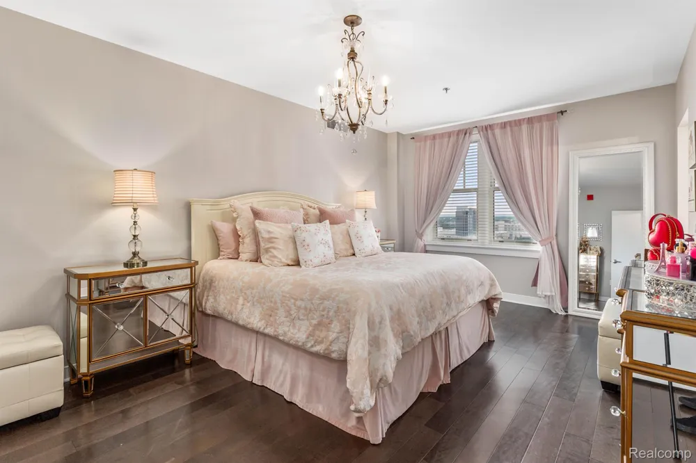 525 W Lafayette Boulevard #16B Detroit City, MI 48226