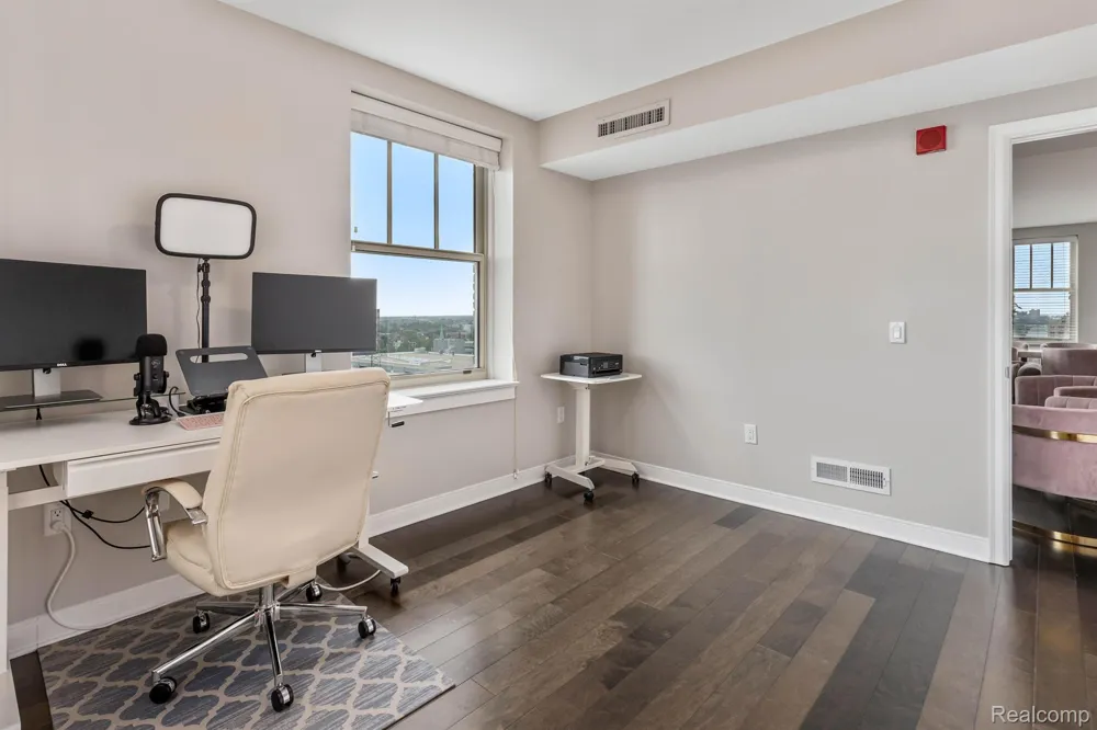 525 W Lafayette Boulevard #16B Detroit City, MI 48226
