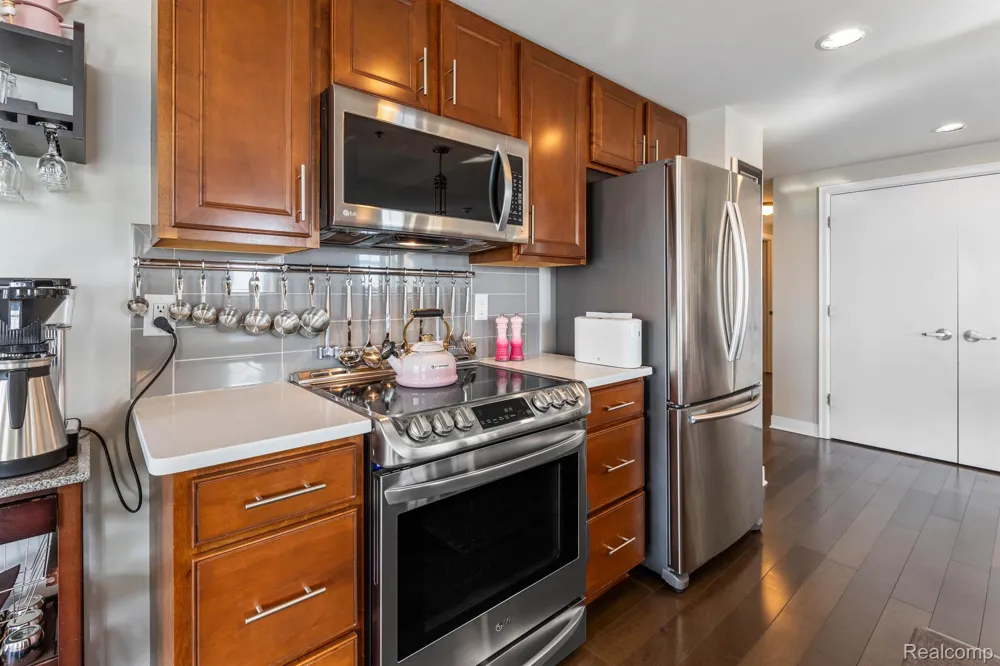 525 W Lafayette Boulevard #16B Detroit City, MI 48226