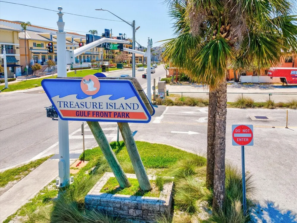 141 104TH AVENUE Treasure Island, FL 33706