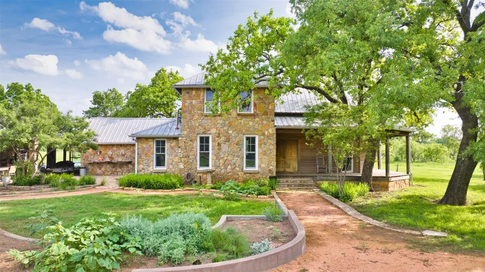 2969 County Road 422 Coleman, TX 76882