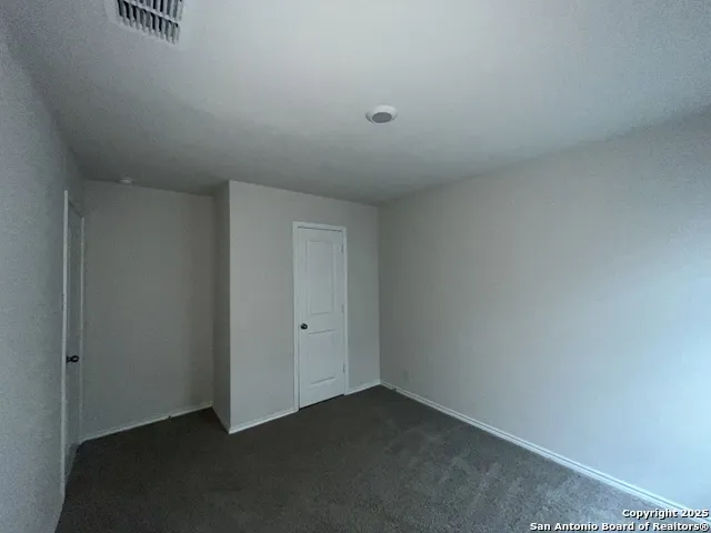 324 Middle Green Loop Floresville, TX 78114