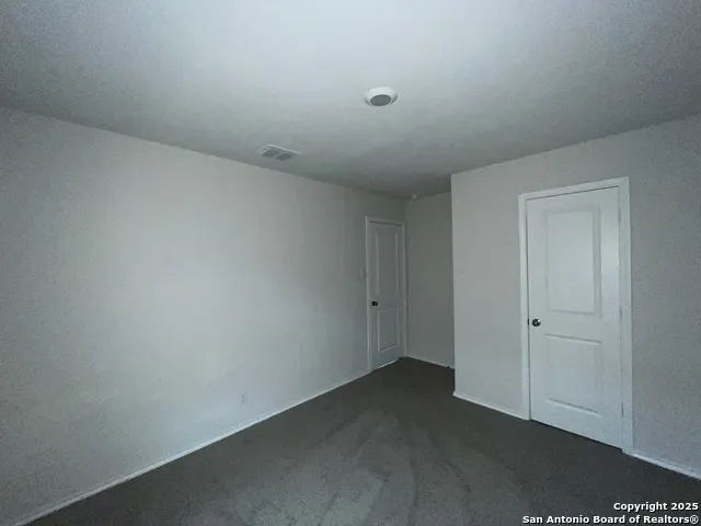 324 Middle Green Loop Floresville, TX 78114