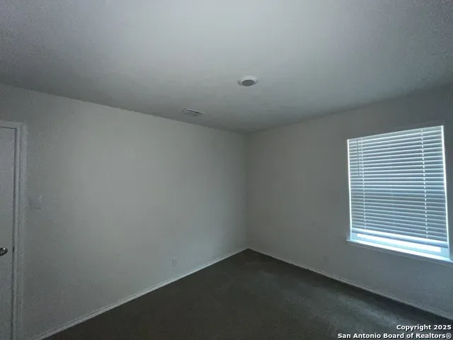 324 Middle Green Loop Floresville, TX 78114