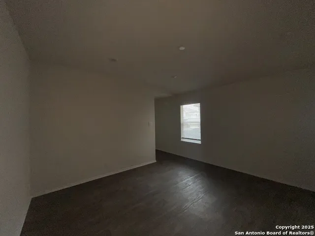 324 Middle Green Loop Floresville, TX 78114