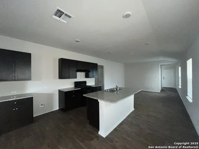 324 Middle Green Loop Floresville, TX 78114