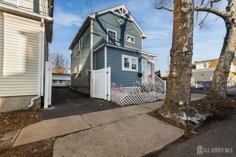 425 East Avenue
