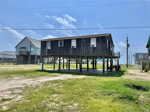 1111 Surf Drive