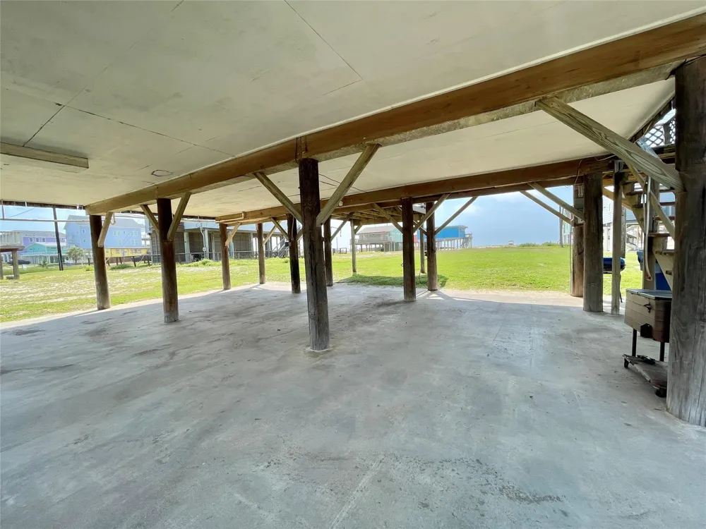 1111 Surf Drive Surfside Beach, TX 77541