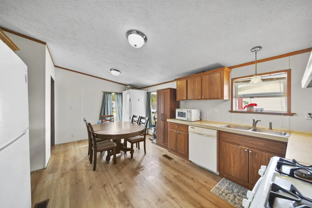 243 Kirk Adrian, MI 49221