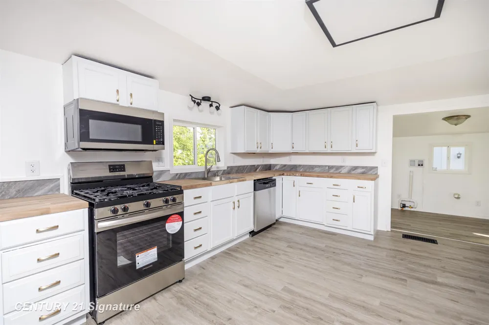 611 W 2nd Street Pinconning City, MI 48650