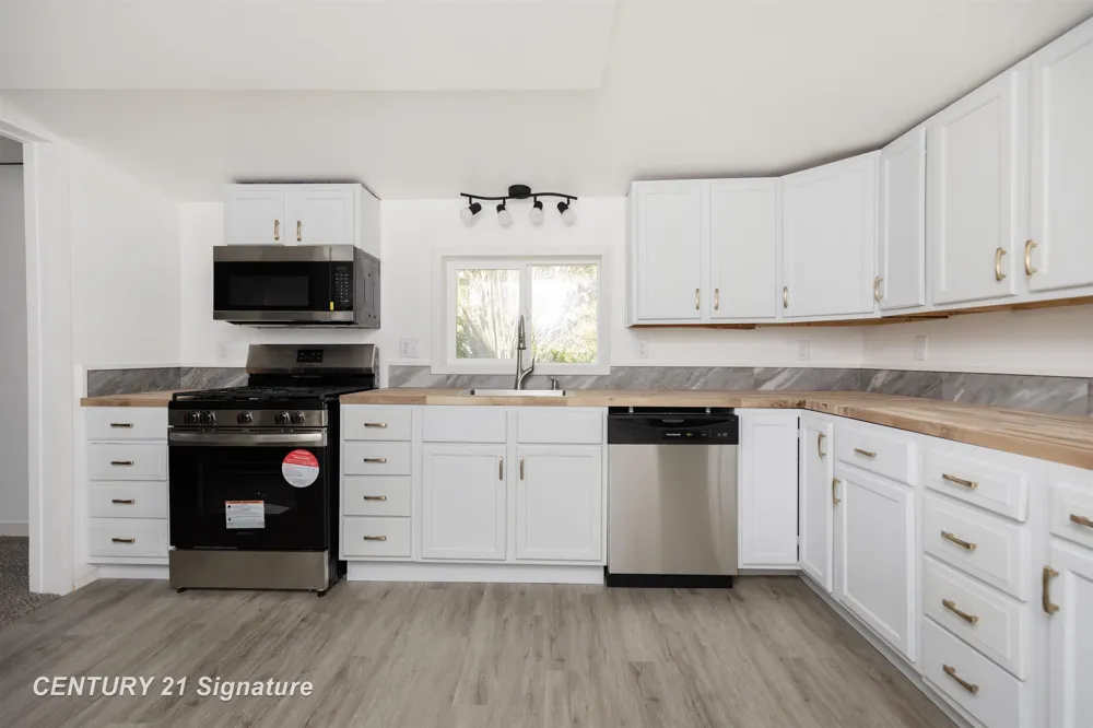 611 W 2nd Street Pinconning City, MI 48650
