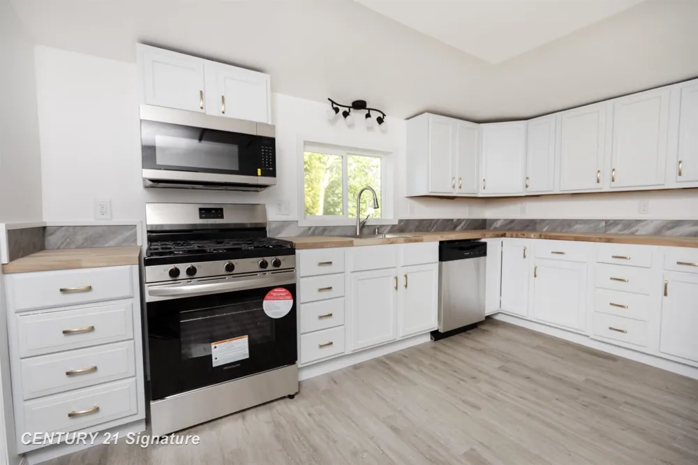 611 W 2nd Street Pinconning City, MI 48650