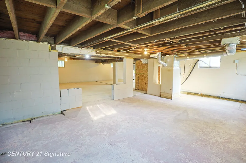 611 W 2nd Street Pinconning City, MI 48650