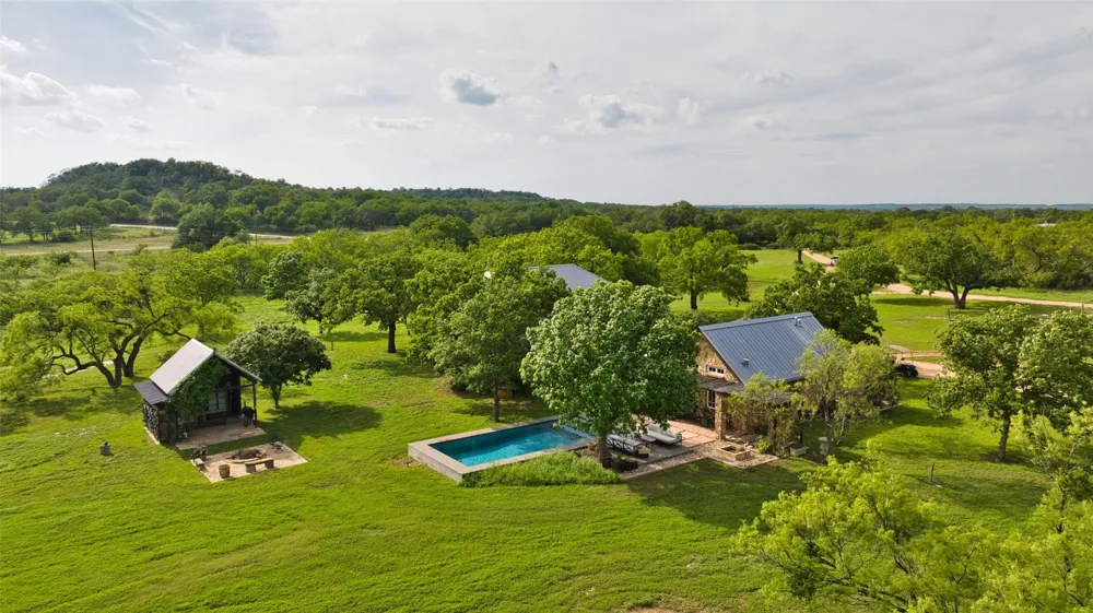 2969 COUNTY LANE 422 Talpa, TX 76882