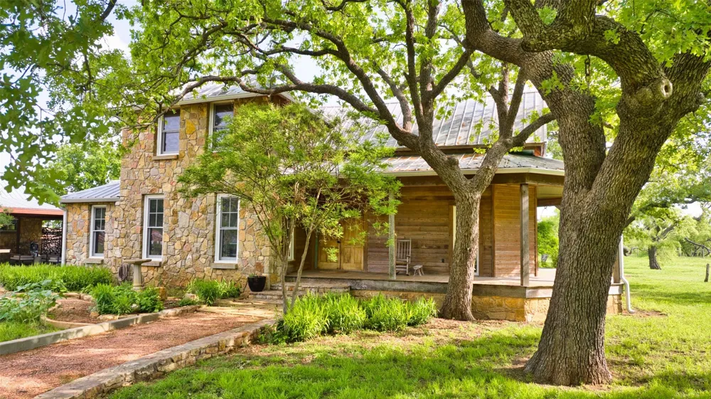 2969 COUNTY LANE 422 Talpa, TX 76882