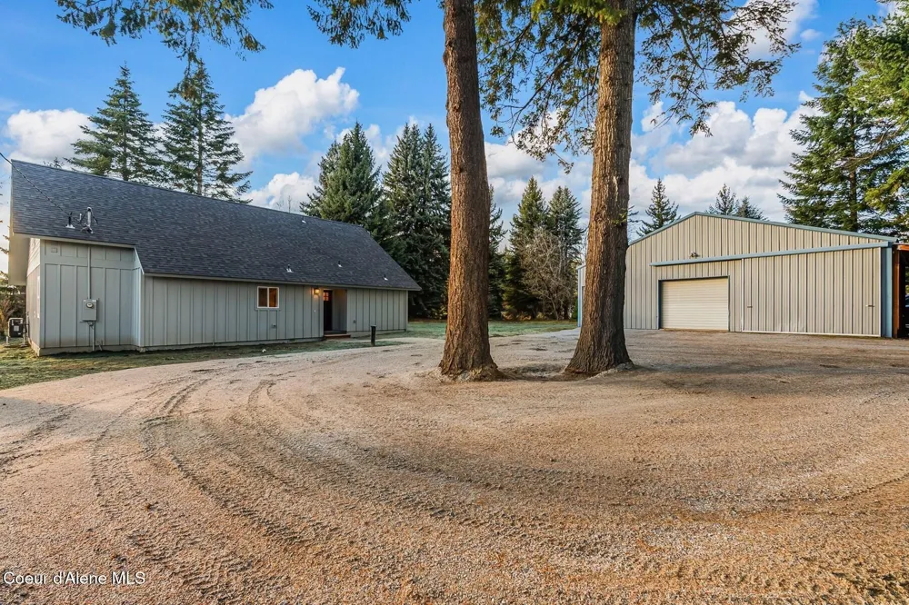 14981 Highway 2 Laclede, ID 83841