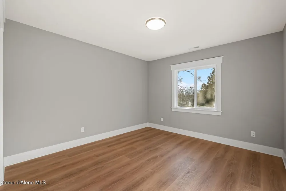 14981 Highway 2 Laclede, ID 83841
