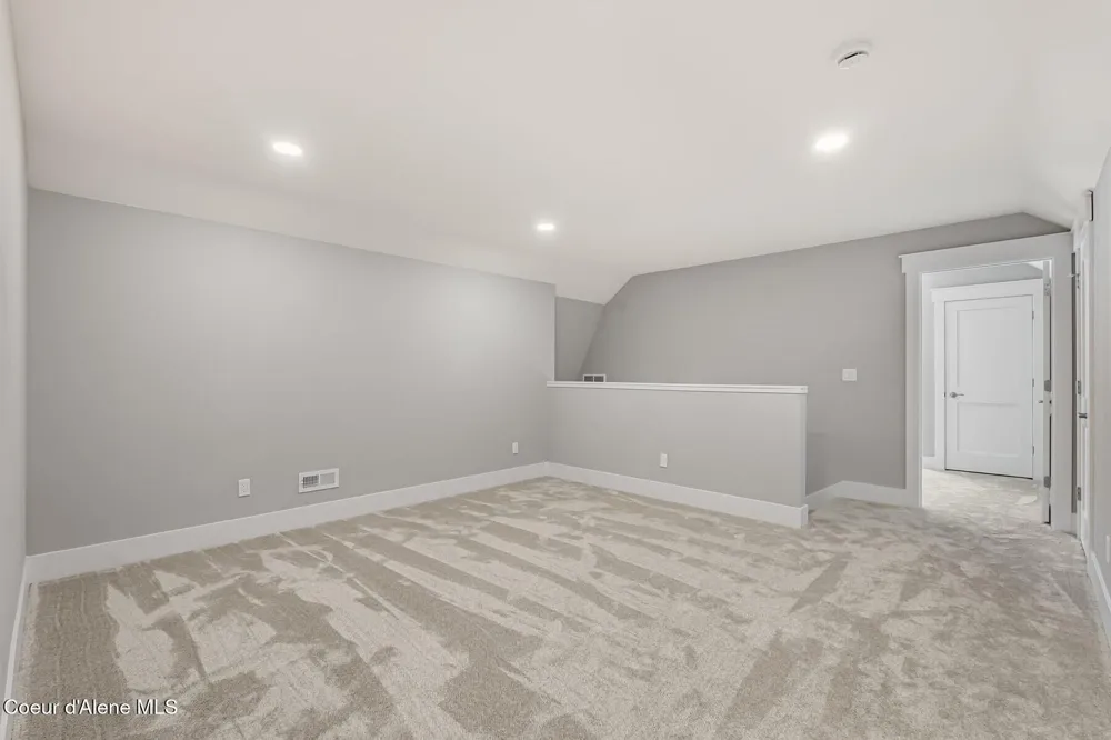 14981 Highway 2 Laclede, ID 83841