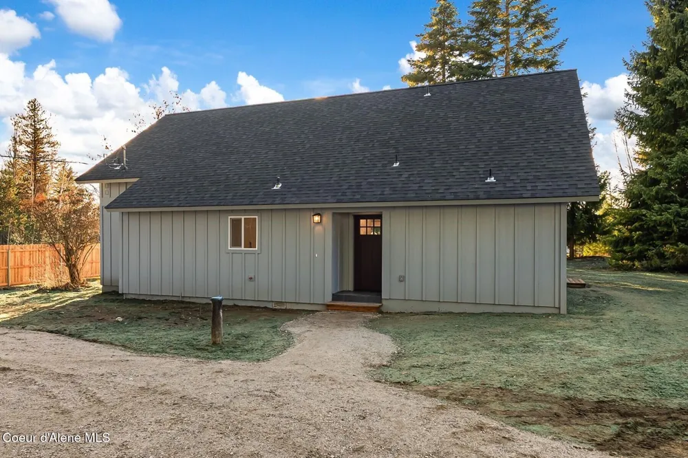 14981 Highway 2 Laclede, ID 83841