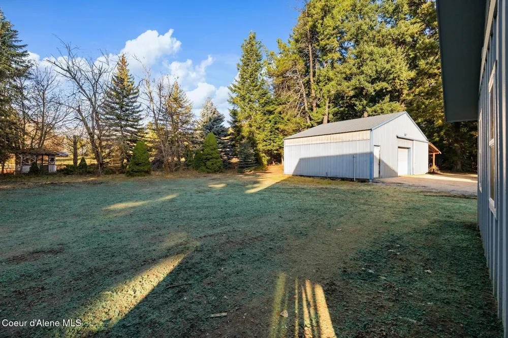 14981 Highway 2 Laclede, ID 83841