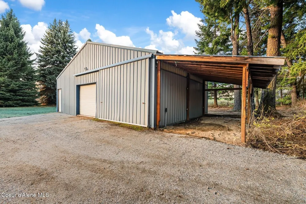 14981 Highway 2 Laclede, ID 83841