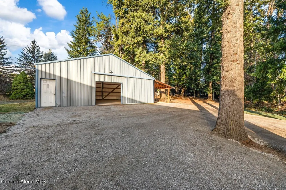 14981 Highway 2 Laclede, ID 83841
