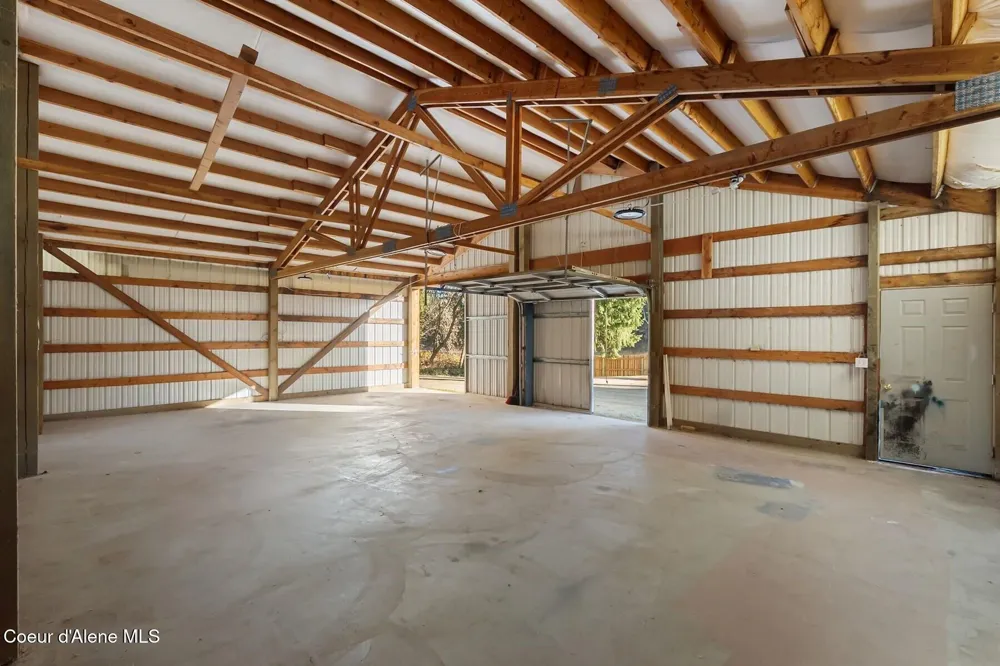 14981 Highway 2 Laclede, ID 83841