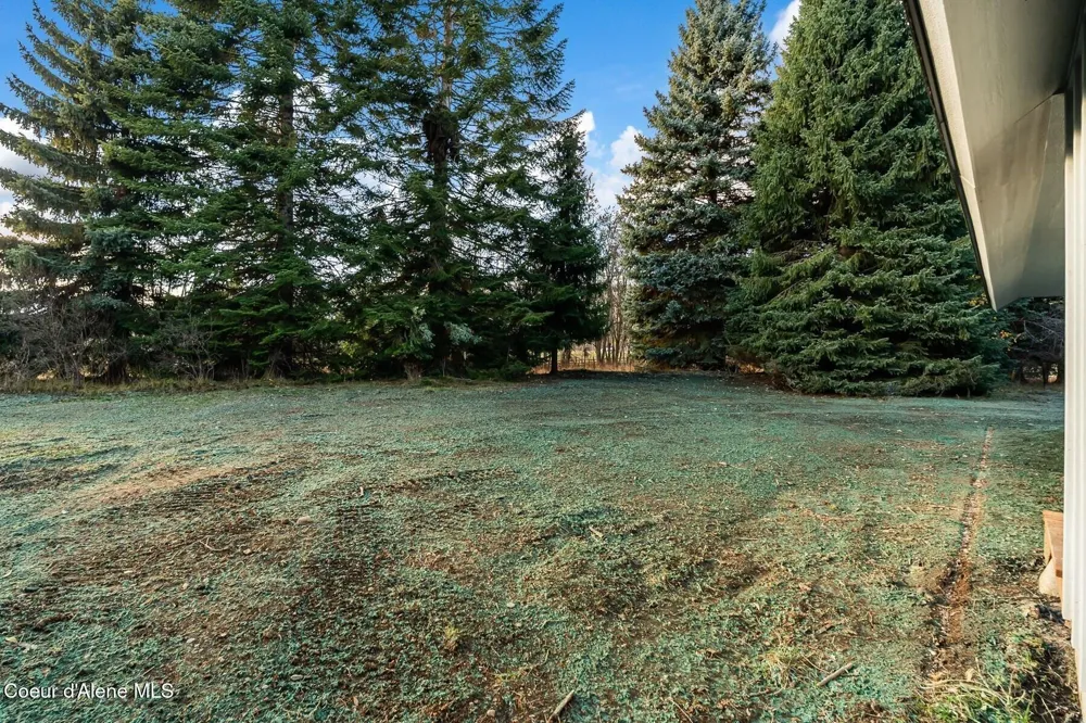 14981 Highway 2 Laclede, ID 83841