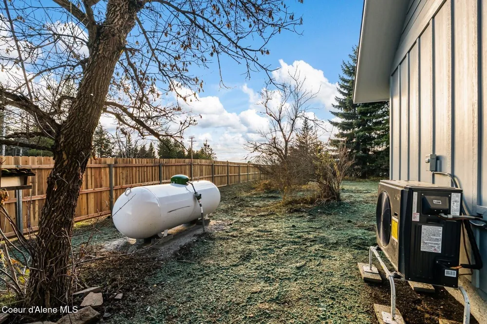 14981 Highway 2 Laclede, ID 83841