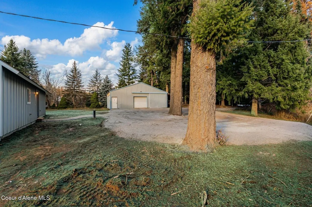 14981 Highway 2 Laclede, ID 83841