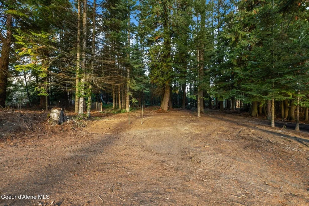 14981 Highway 2 Laclede, ID 83841