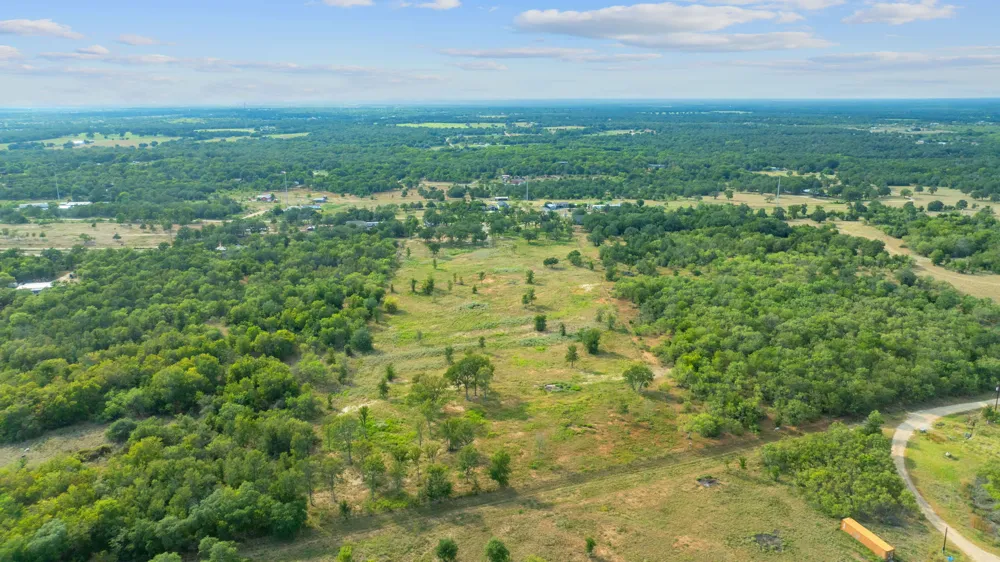 1385 Pettytown Road Dale, TX 78616