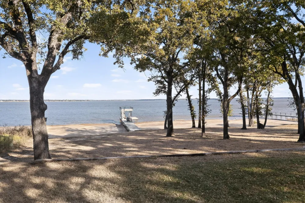 8839 Southern Shore Court Kemp, TX 75143