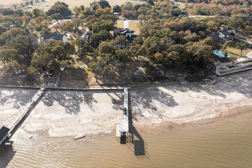 8839 Southern Shore Court Kemp, TX 75143